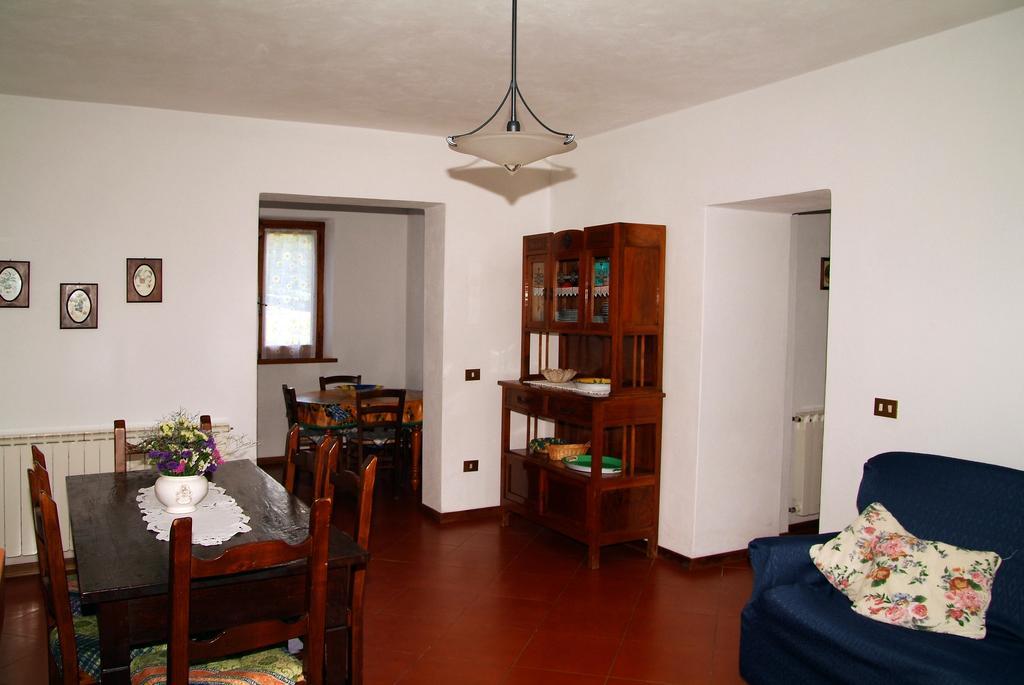 Agriturismo Tramonti Castiglione di Garfagnana Kamer foto